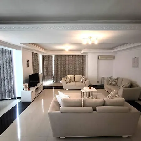 Plaja Yakin Havuzlu Bueyuek 빌라 *
