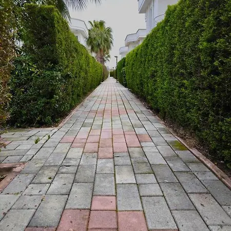 Plaja Yakin Havuzlu Bueyuek 빌라 *